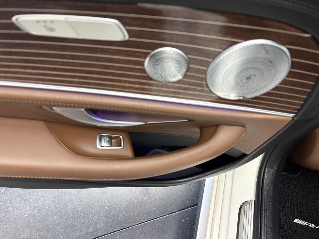 Thumbnail: 2018 Mercedes-Benz E-Class - 16