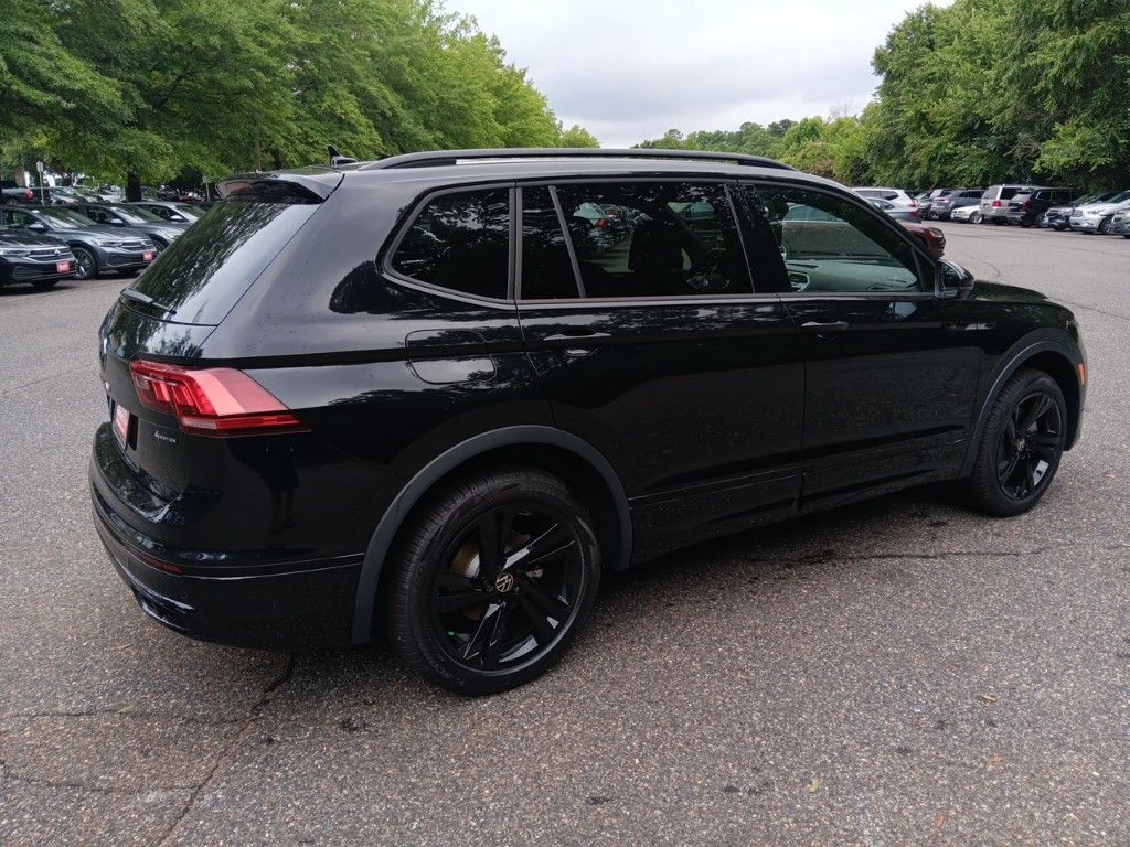 2024 Volkswagen Tiguan 2.0T SE R-Line Black 5