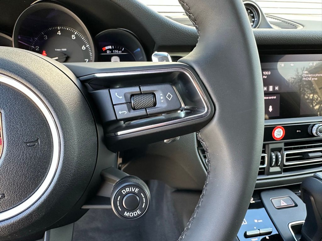 Thumbnail: 2026 Porsche Macan - 15