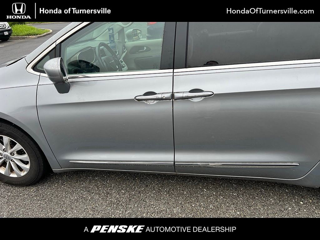 Thumbnail: 2018 Chrysler Pacifica - 1