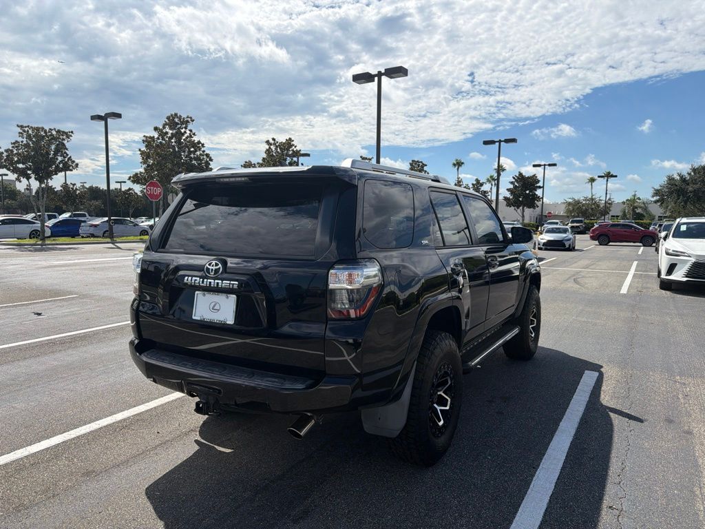 Thumbnail: 2015 Toyota 4Runner - 6