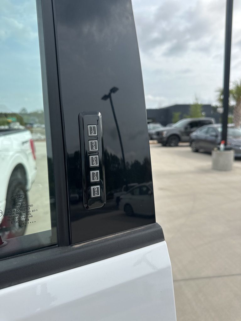 2023 Oxford White Ford F-150 XLT RWD Truck
