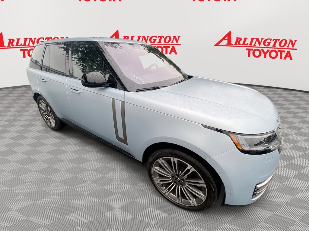 2023 Land Rover Range Rover SE's photo