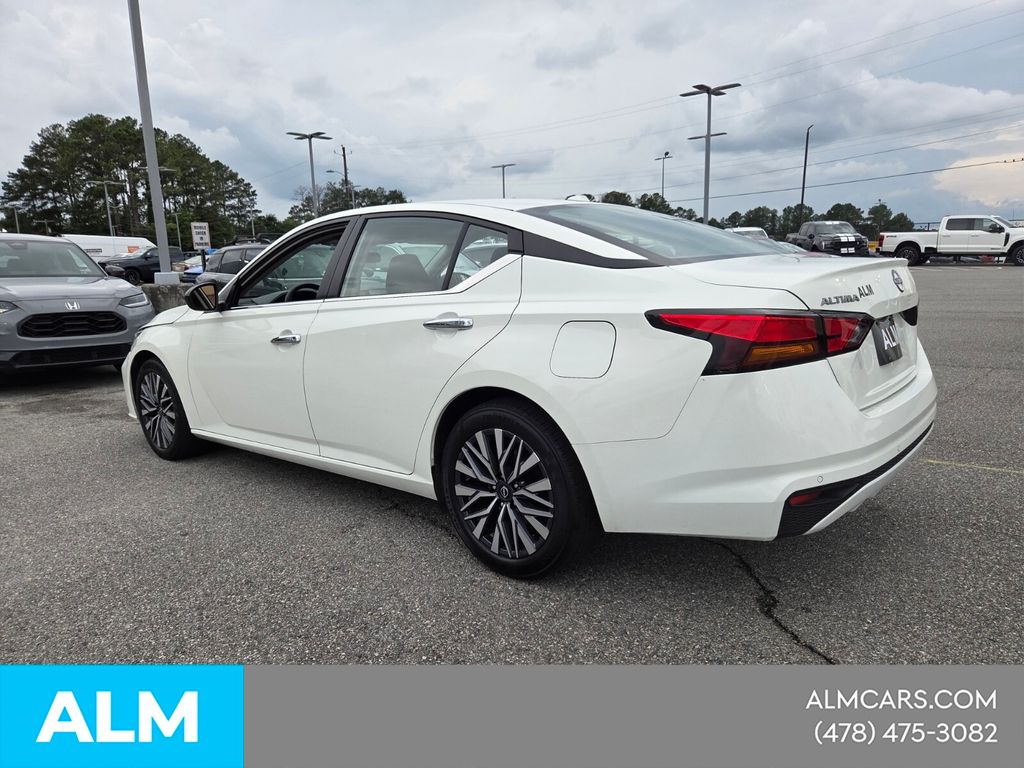 2025 Nissan Altima SV - Photo 10