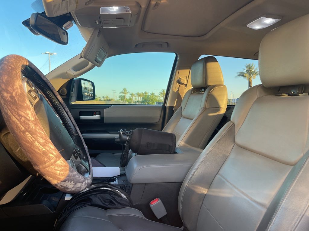 Thumbnail: 2018 Toyota Tundra - 3