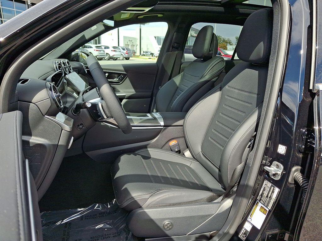 Thumbnail: 2026 Mercedes-Benz GLC - 9