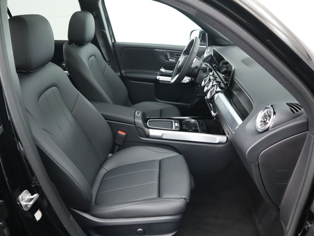 Thumbnail: 2025 Mercedes-Benz GLB - 20