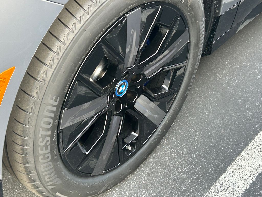 2025 BMW iX xDrive50 3