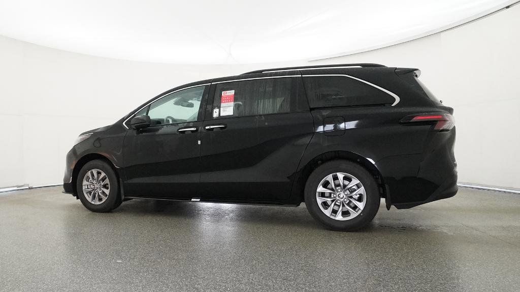 Thumbnail: 2026 Toyota Sienna - 27