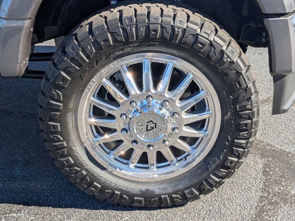 2025 Ford F-550 Chassis LARIAT