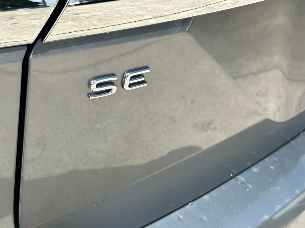 New 2026 Silver Mist Metallic Volkswagen 2.0T SE image 27