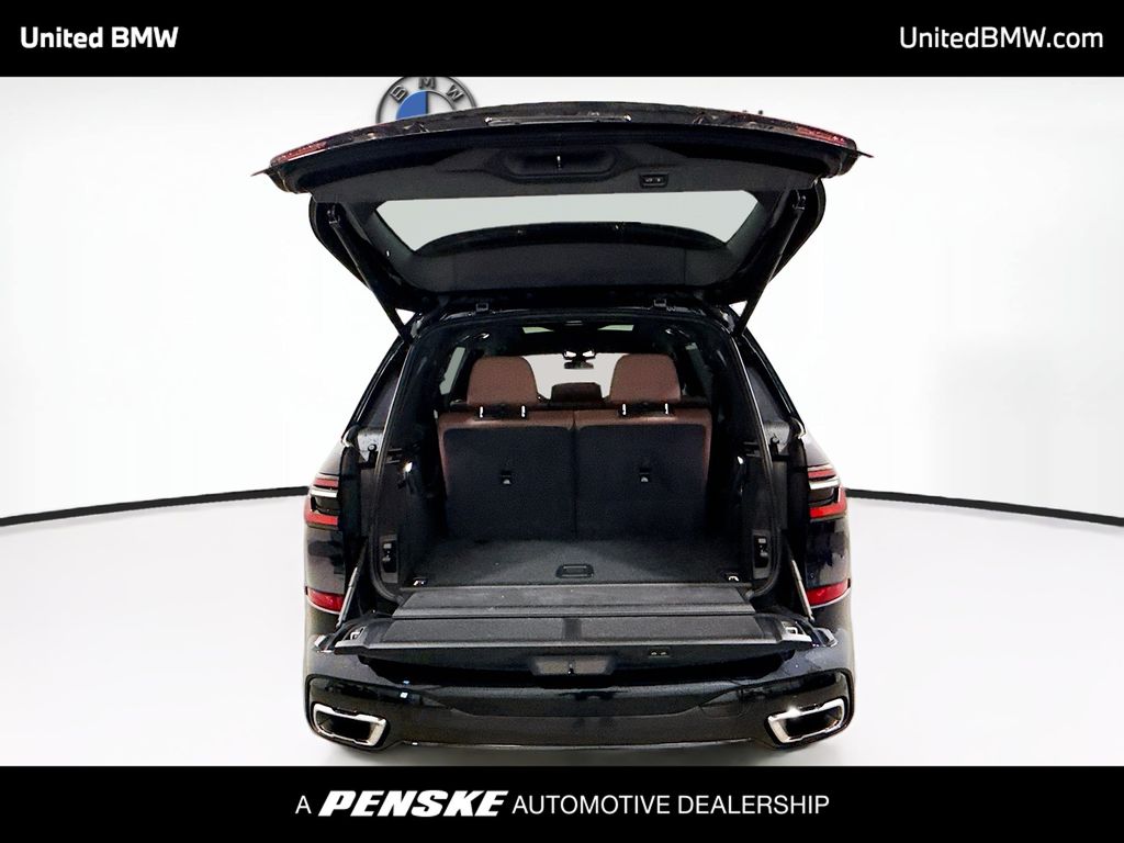 Thumbnail: 2024 BMW X7 - 15