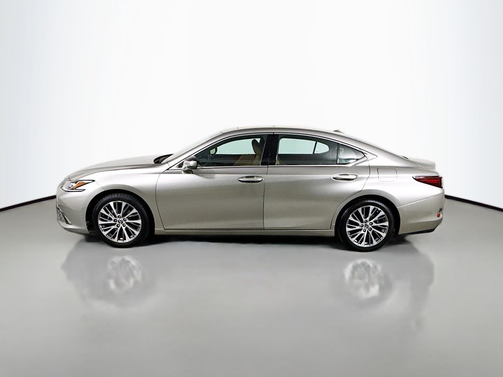 Thumbnail: 2020 Lexus ES - 8