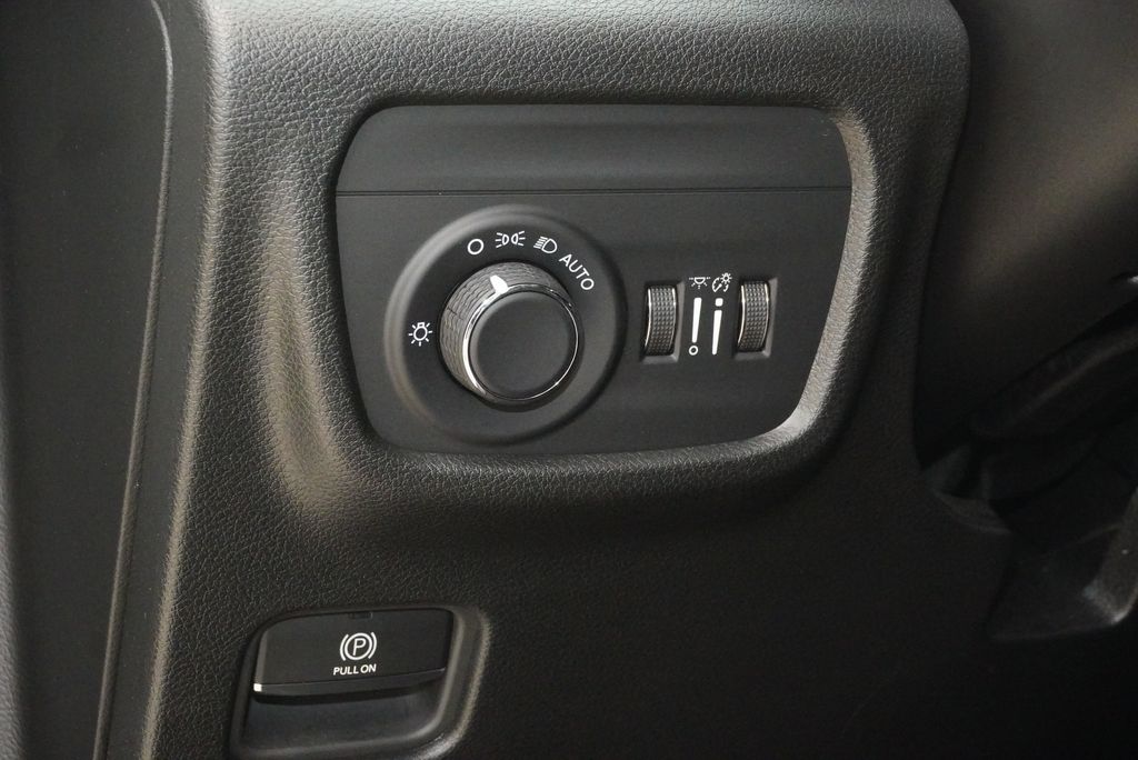 Used Car 2025 Jeep Grand Cherokee L  Altitude X For Sale Under $40,000 In Weatherford, Texas