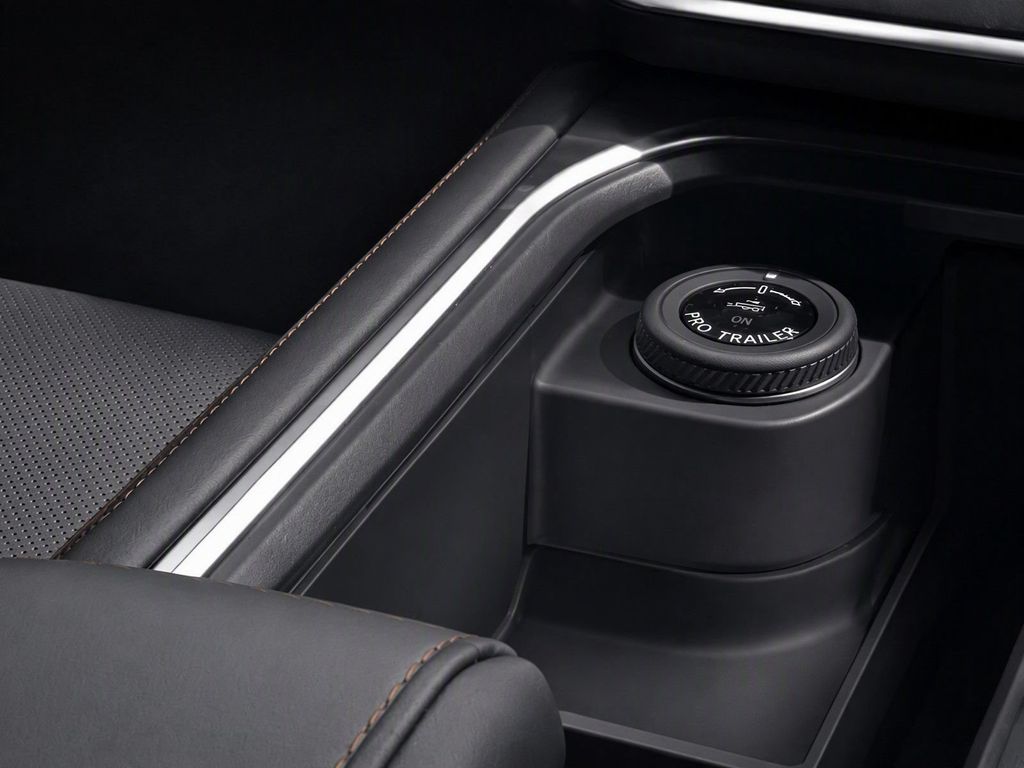 New 2027 Star White Metallic Tri-Coat Ford Tremor® image 14
