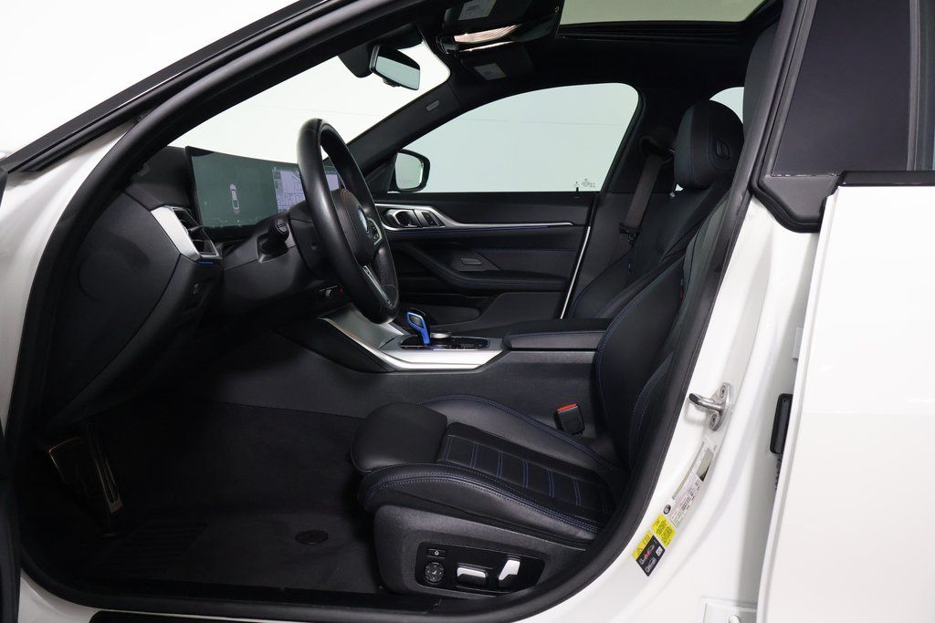 Thumbnail: 2023 BMW i4 - 10