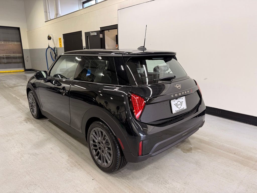 Thumbnail: 2026 MINI Cooper - 3