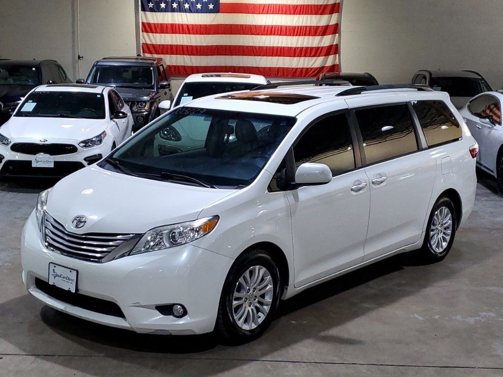 2017 Toyota Sienna XLE Premium 41