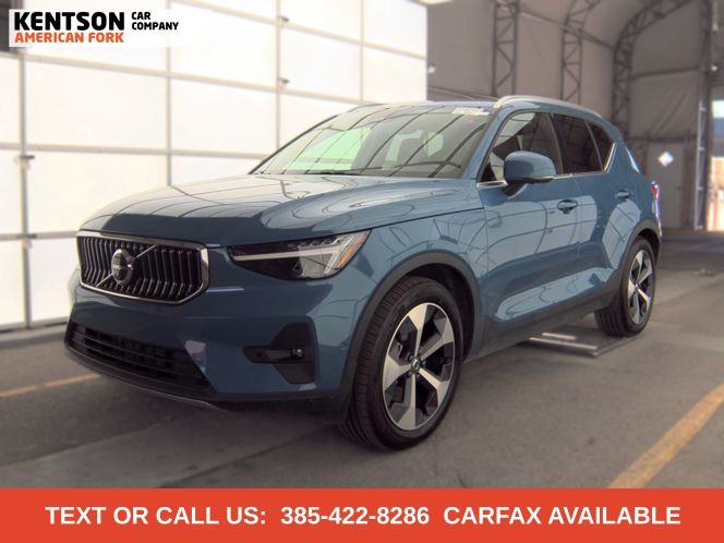 2025 Volvo XC40 B5 Plus Bright Theme AWD