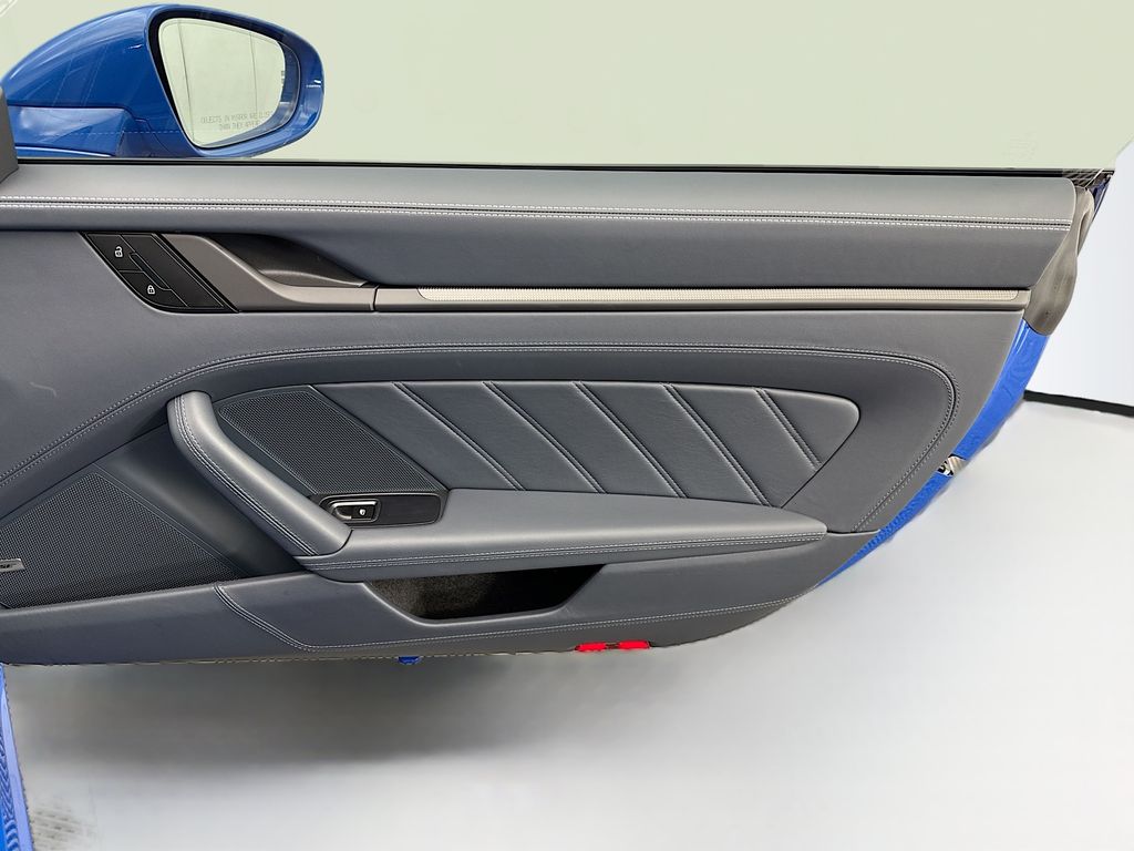 Thumbnail: 2025 Porsche 911 - 26