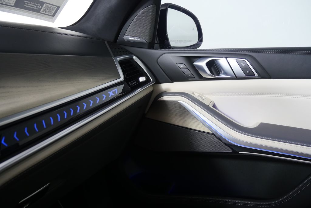 Thumbnail: 2023 BMW X7 - 32