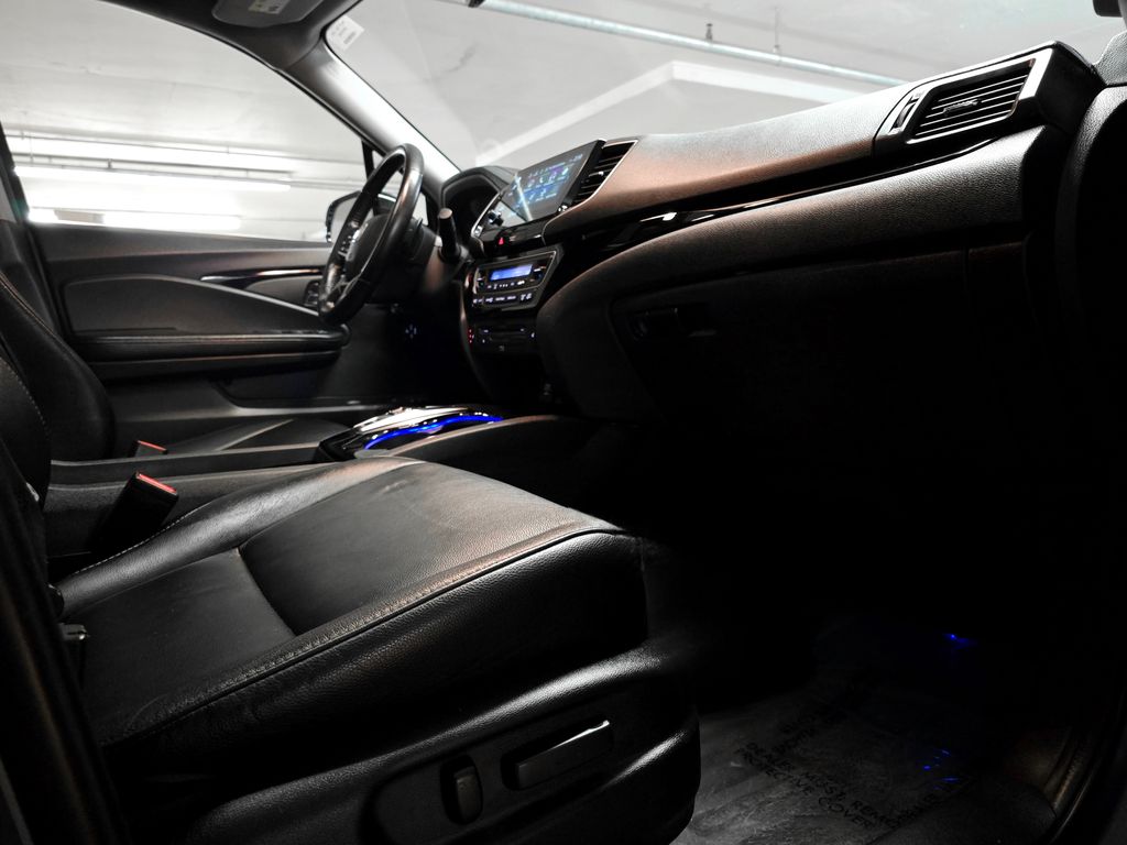2020 Honda Pilot Touring photo 33