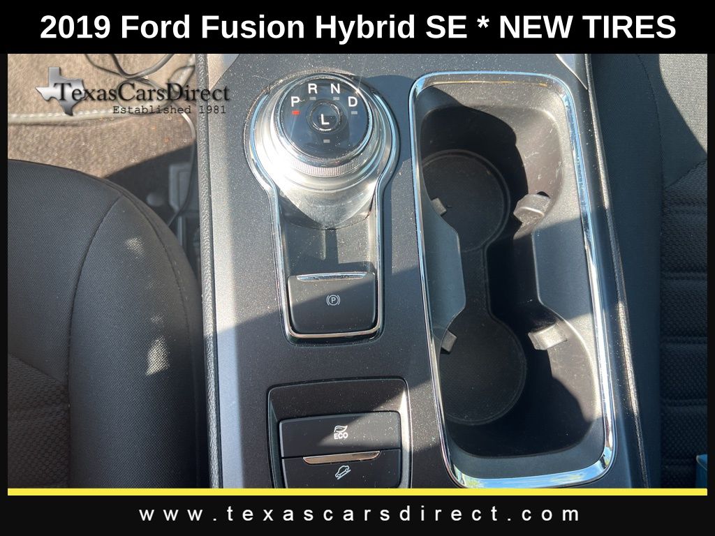 2019 Ford Fusion Hybrid SE 9