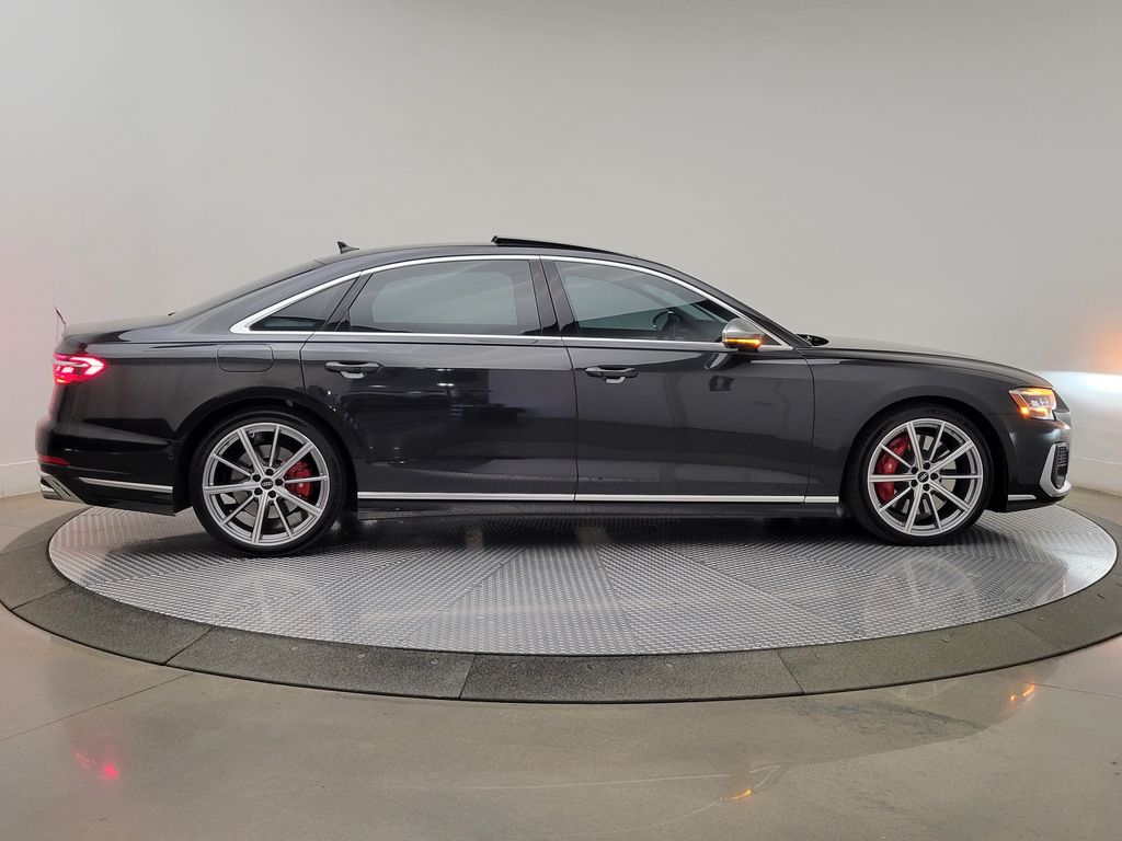 Thumbnail: 2023 Audi S8 - 6