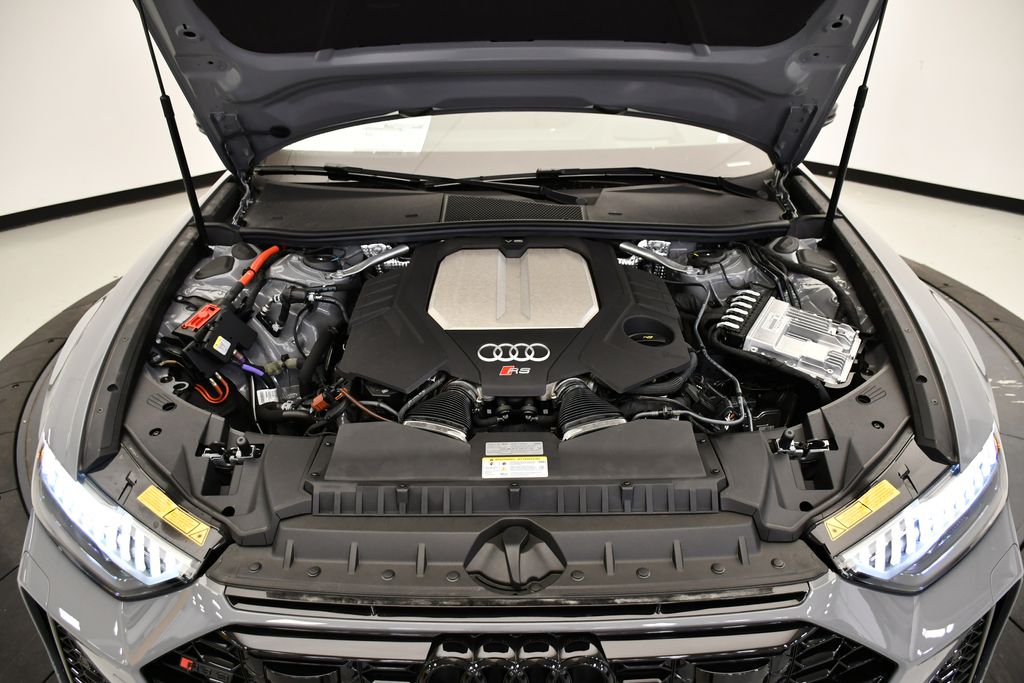 Thumbnail: 2026 Audi RS 6 - 13