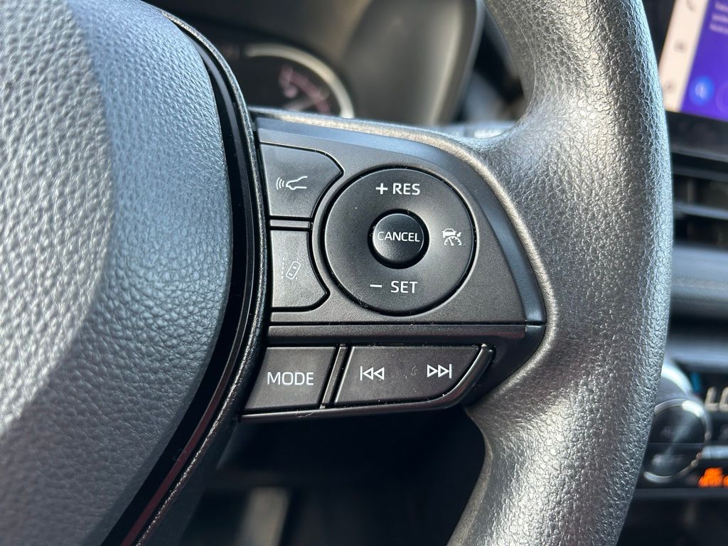 2024 Toyota RAV4 XLE 19
