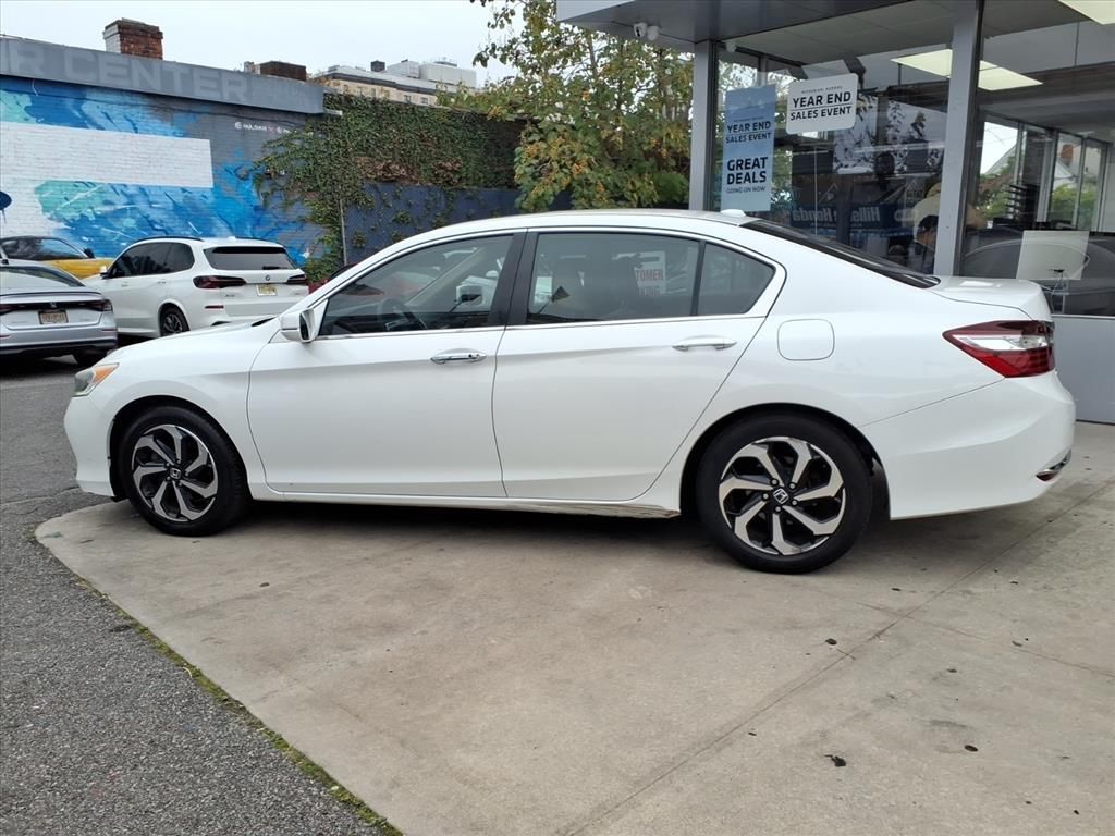 2017 Honda Accord EX photo 4