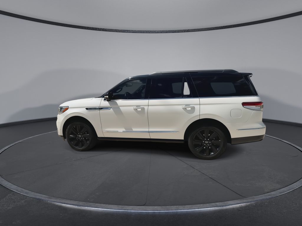 Thumbnail: 2024 Lincoln Navigator - 6