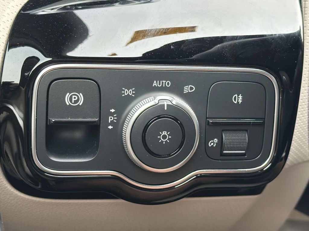 2022 Mercedes-Benz A-Class A 220 4MATIC 18