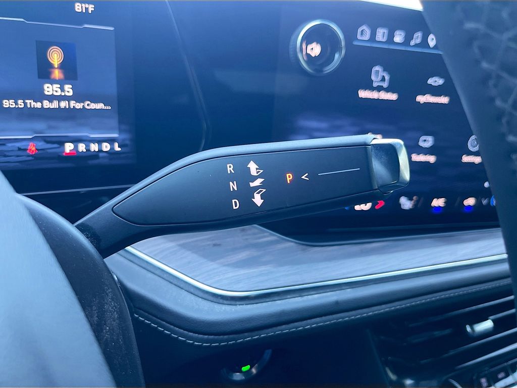 Used 2025 Black Chevrolet LT image 17