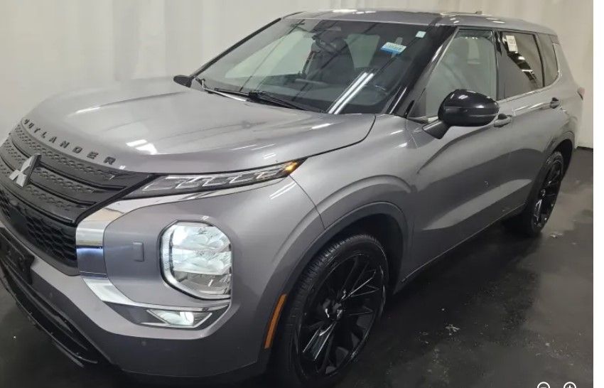 Gray 2022 Mitsubishi Outlander SUV / Crossover  Continuously Variable Transmission