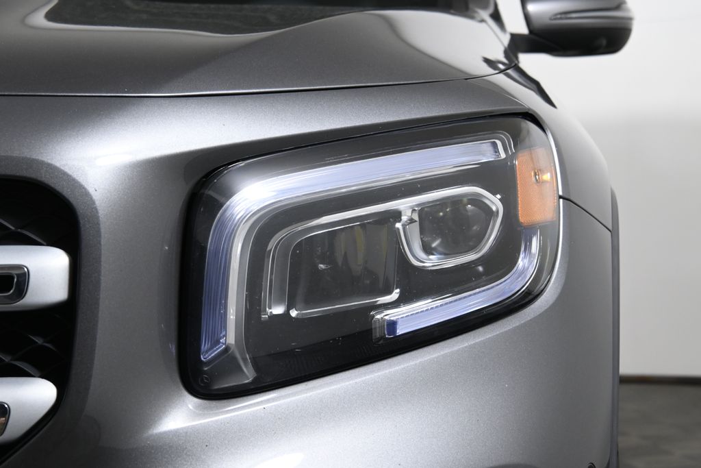 Thumbnail: 2022 Mercedes-Benz GLB - 10