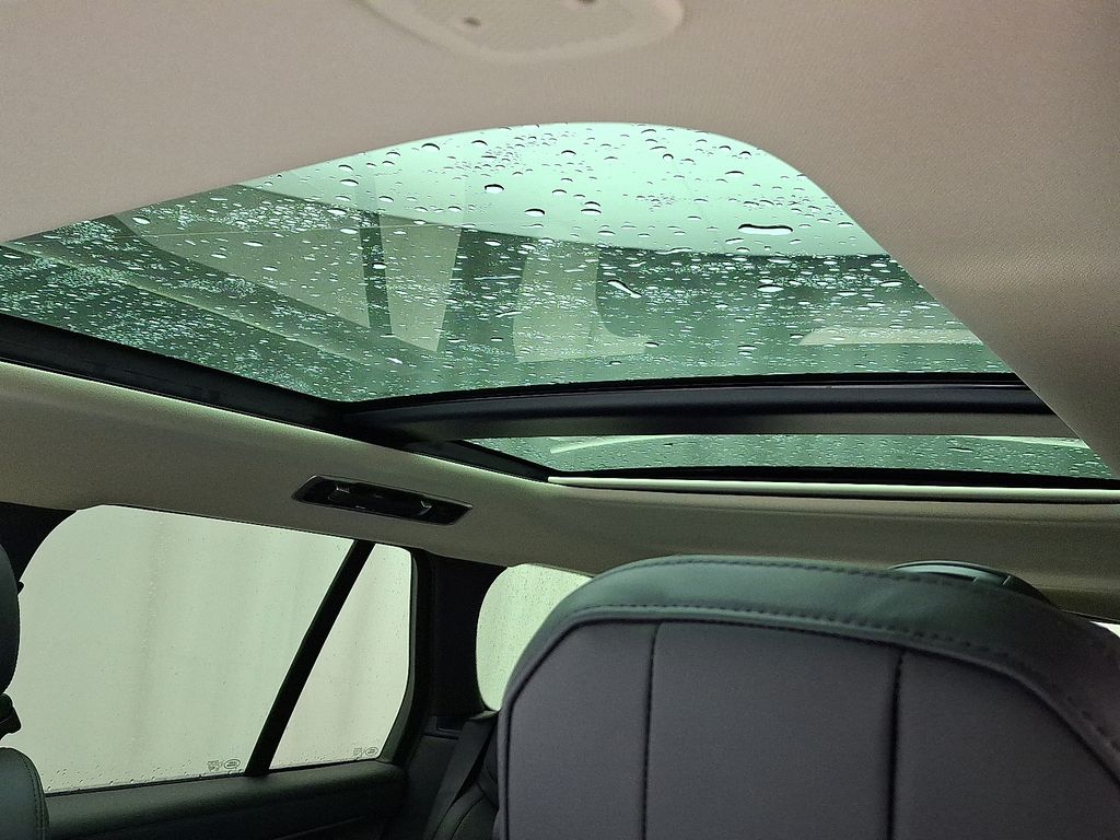 Thumbnail: 2026 Land Rover Range Rover - 11