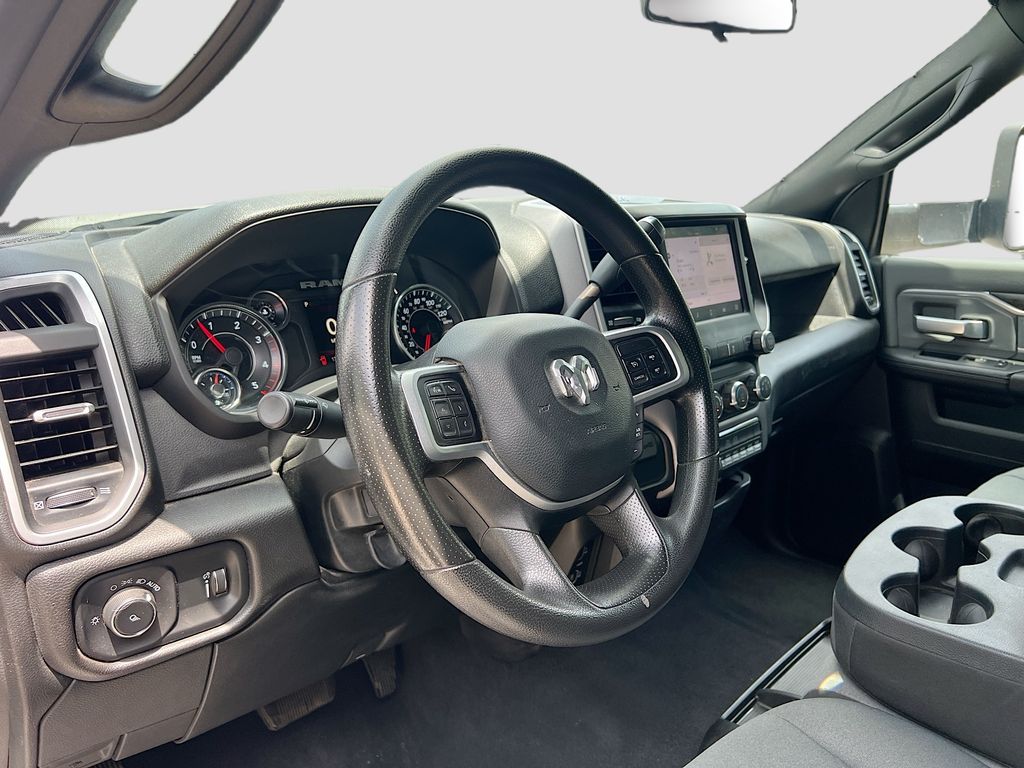 Used 2022 White Ram Big Horn image 9
