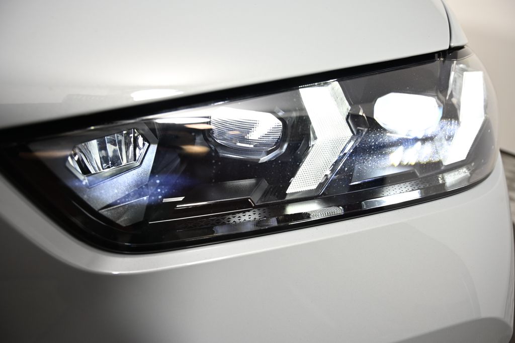 Thumbnail: 2026 BMW X5 - 9
