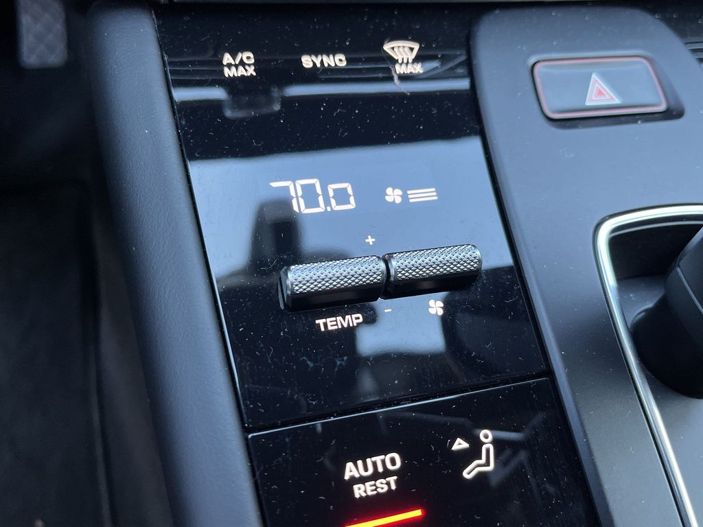 Thumbnail: 2024 Porsche Macan - 19