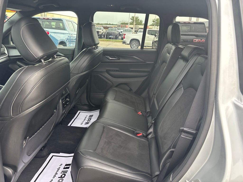 Used 2025 Jeep Grand Cherokee SUV