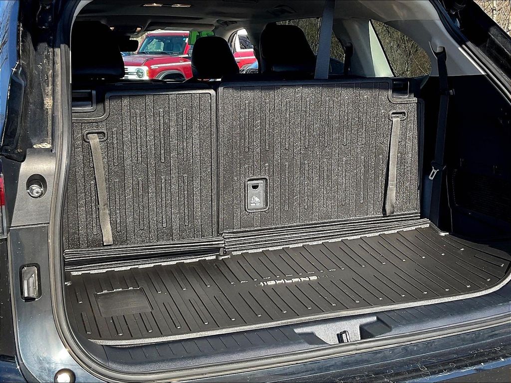 2021 Toyota Highlander — photo 36