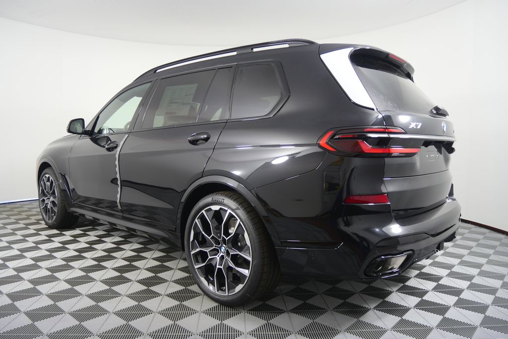 Thumbnail: 2026 BMW X7 - 4