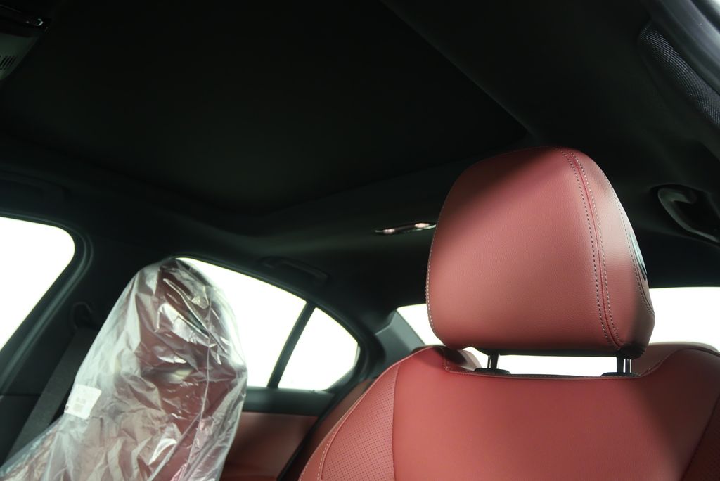 Thumbnail: 2026 BMW 3 Series - 12