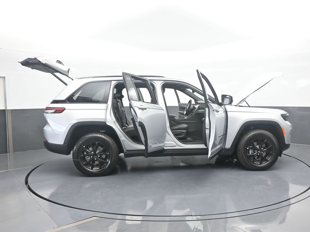 New 2025 Silver Zynith Jeep Altitude X image 66