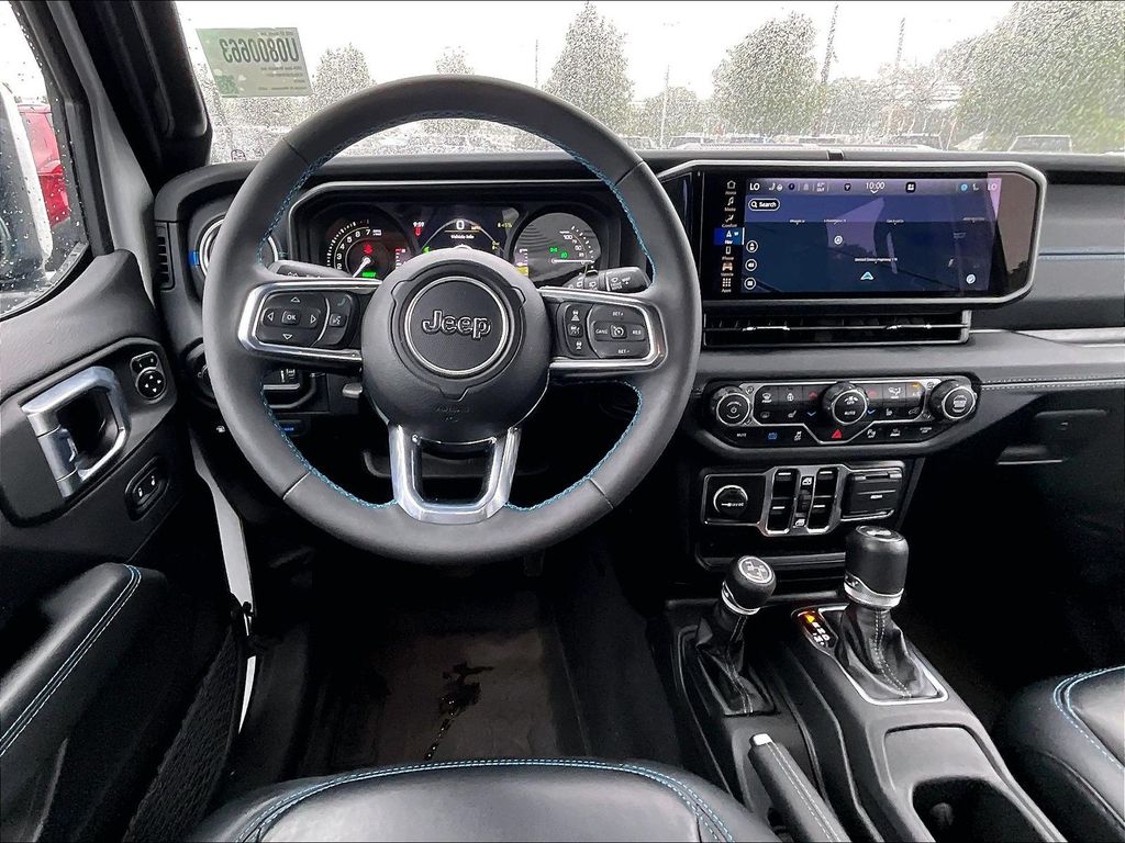 2024 Jeep Wrangler — photo 17