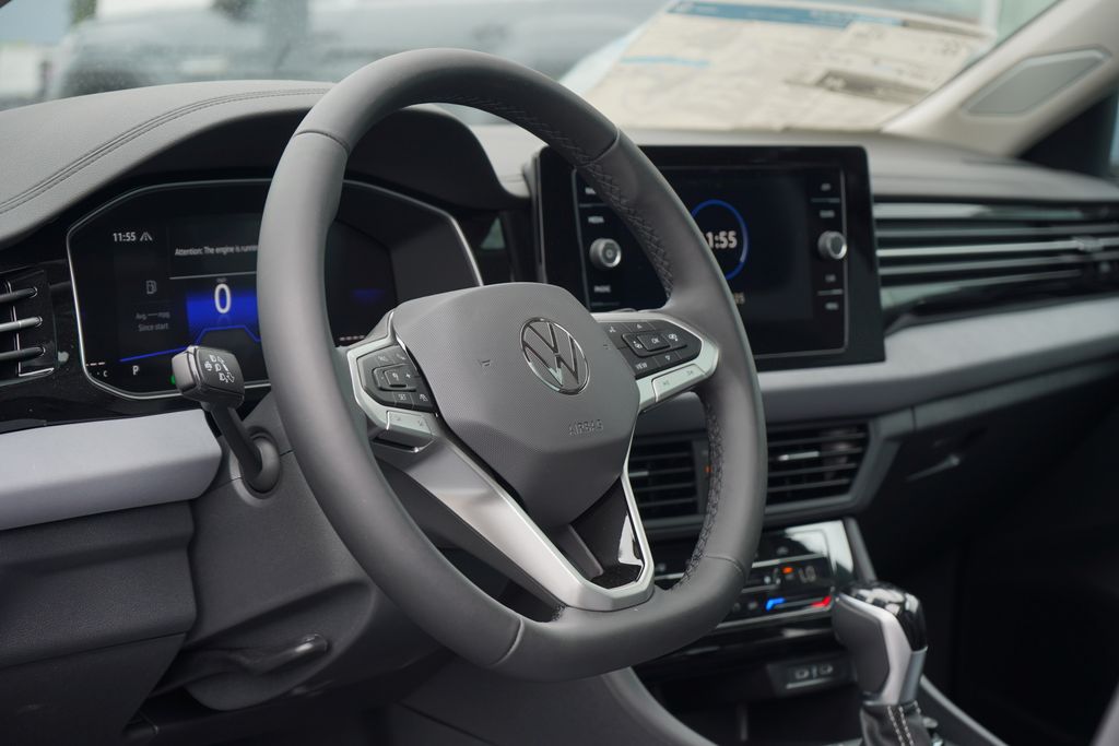 2025 Volkswagen Jetta SE 8