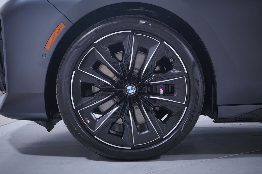 Thumbnail: 2025 BMW 7 Series - 2