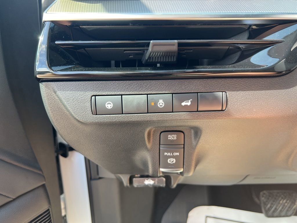 2025 Everest White Pearl Tricoat Nissan Murano SL AWD SUV