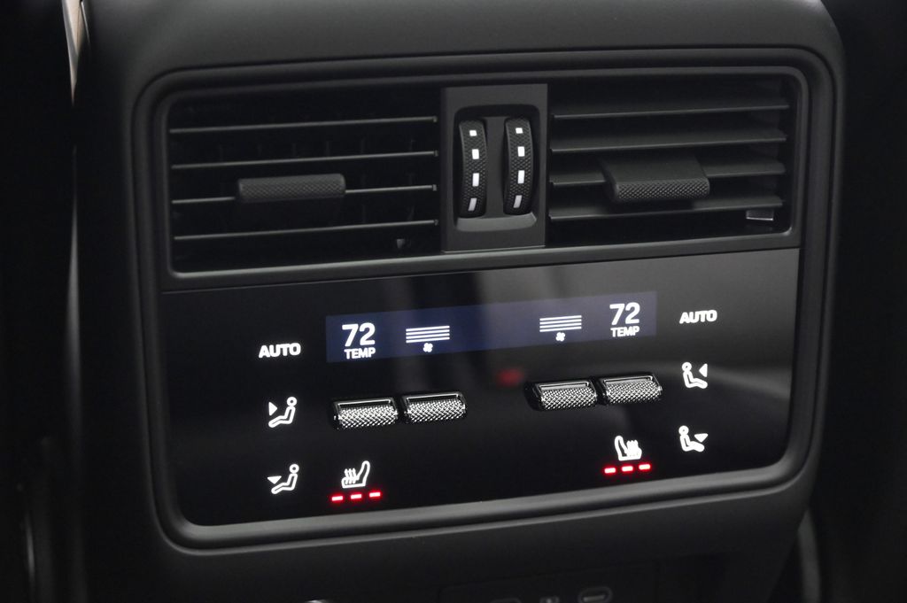 Thumbnail: 2026 Porsche Cayenne - 30